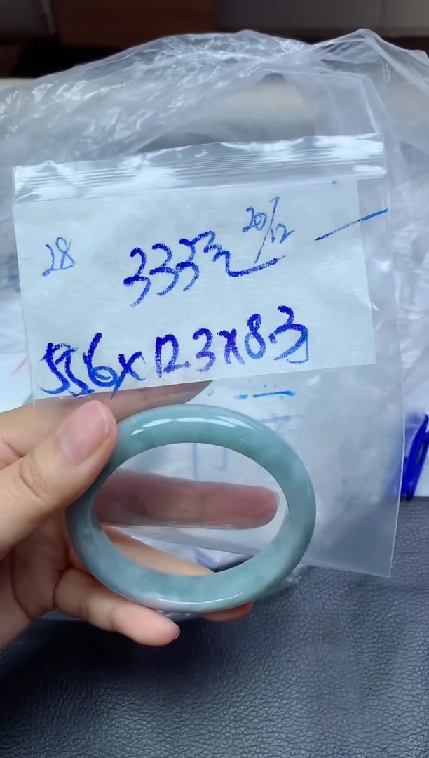 未镶嵌定制翡翠28毛货需精细抛光手镯拍一发一