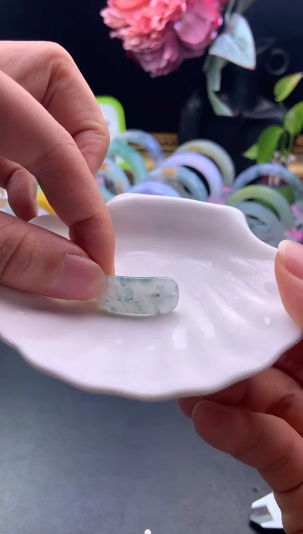 未镶嵌挂件翡翠手牌
