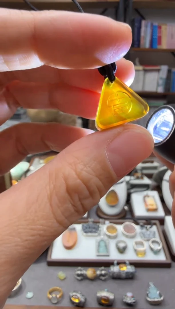 琥珀颈饰未镶嵌手机挂2