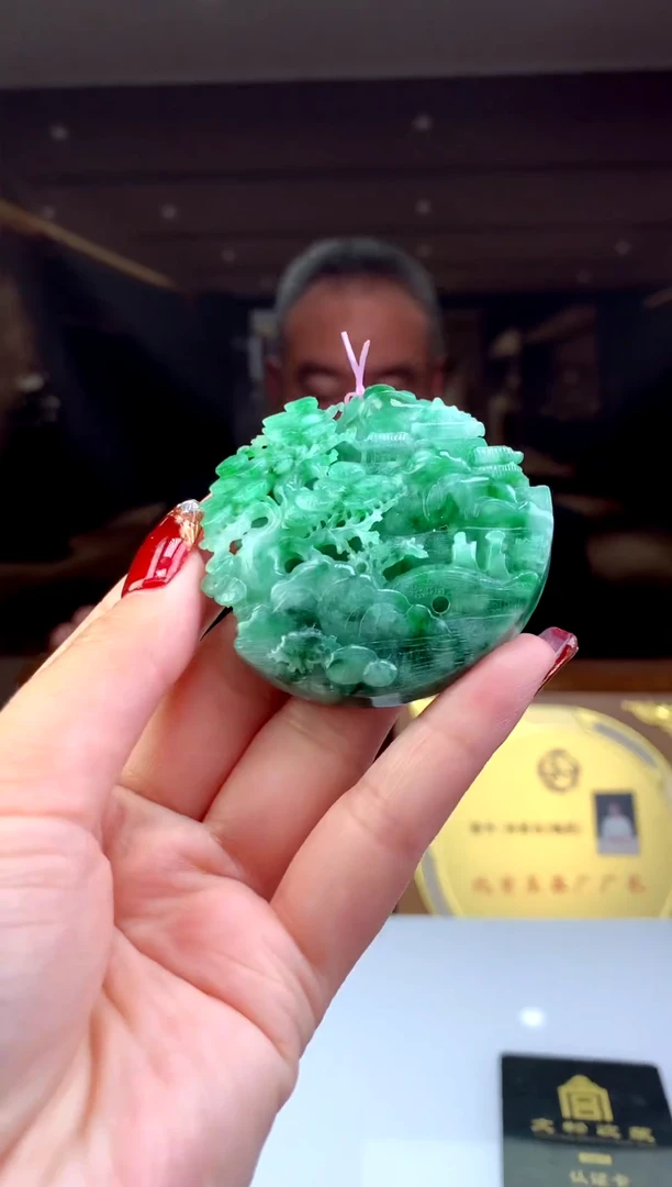 【闪购商品】定制翡翠未镶嵌天然A货翡翠挂件（拍一发一）