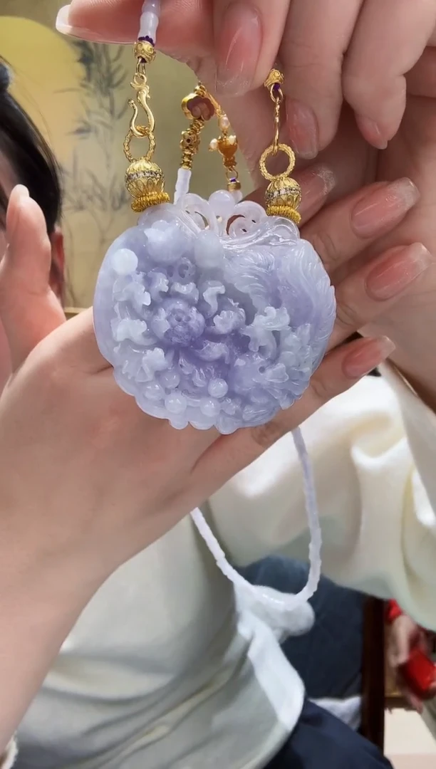 颈饰未镶嵌翡翠吊坠