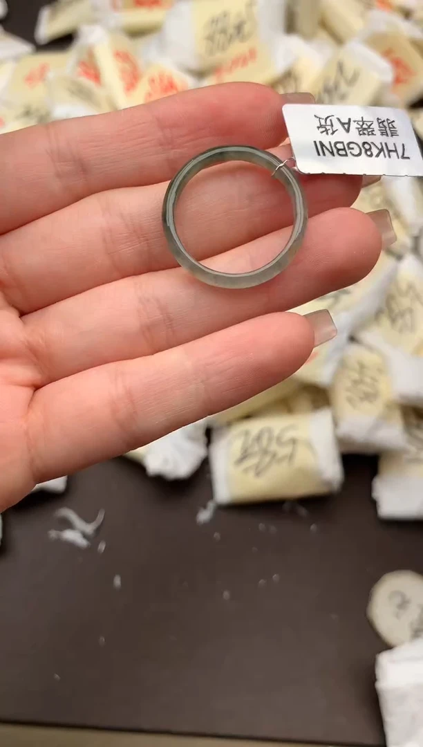 翡翠挂件未镶嵌22圈口22