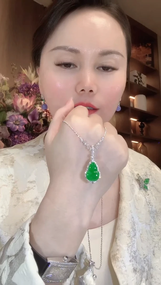 套链18K金镶嵌翡翠C93