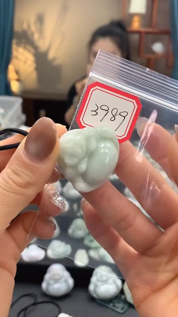 颈饰未镶嵌翡翠佛公3989