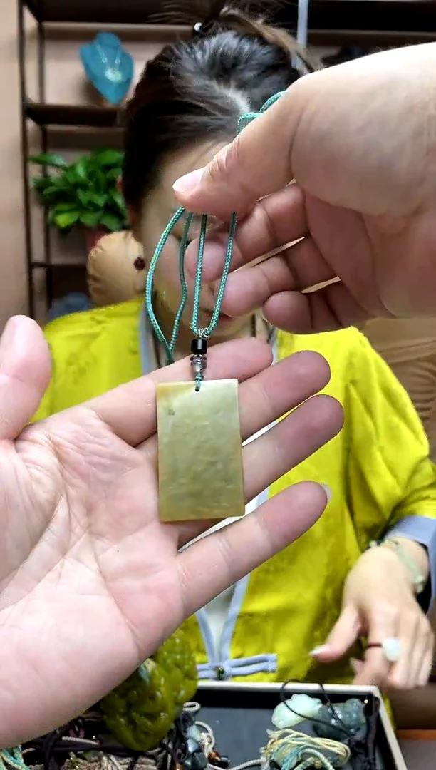 【闪购商品】岫玉吊坠未镶嵌·