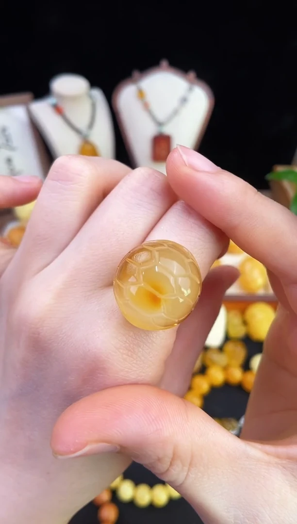 琥珀未镶嵌珠宝奇石柒月