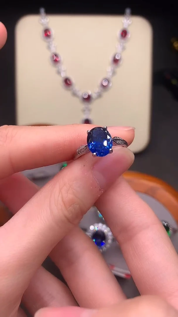 戒指蓝宝石银S925镶嵌······