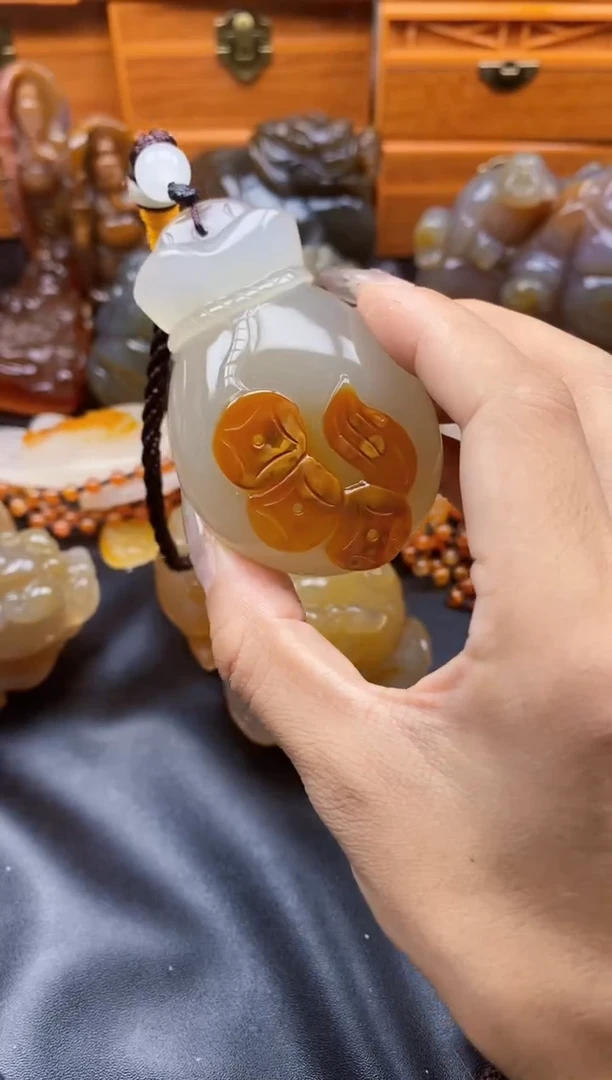 玛瑙/玉髓挂件未镶嵌佛**?ll