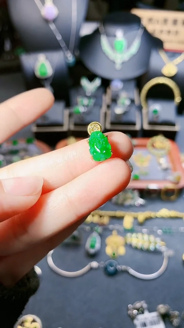 【闪购商品】翡翠吊坠(不含链)银S925镶嵌小提留