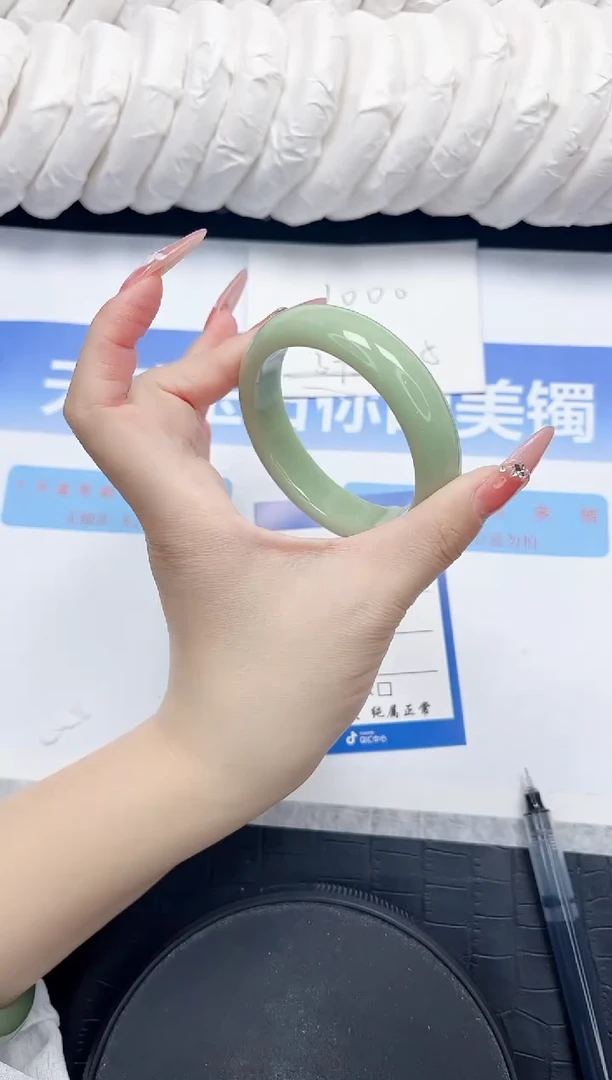 石英质玉手镯未镶嵌24-53.5