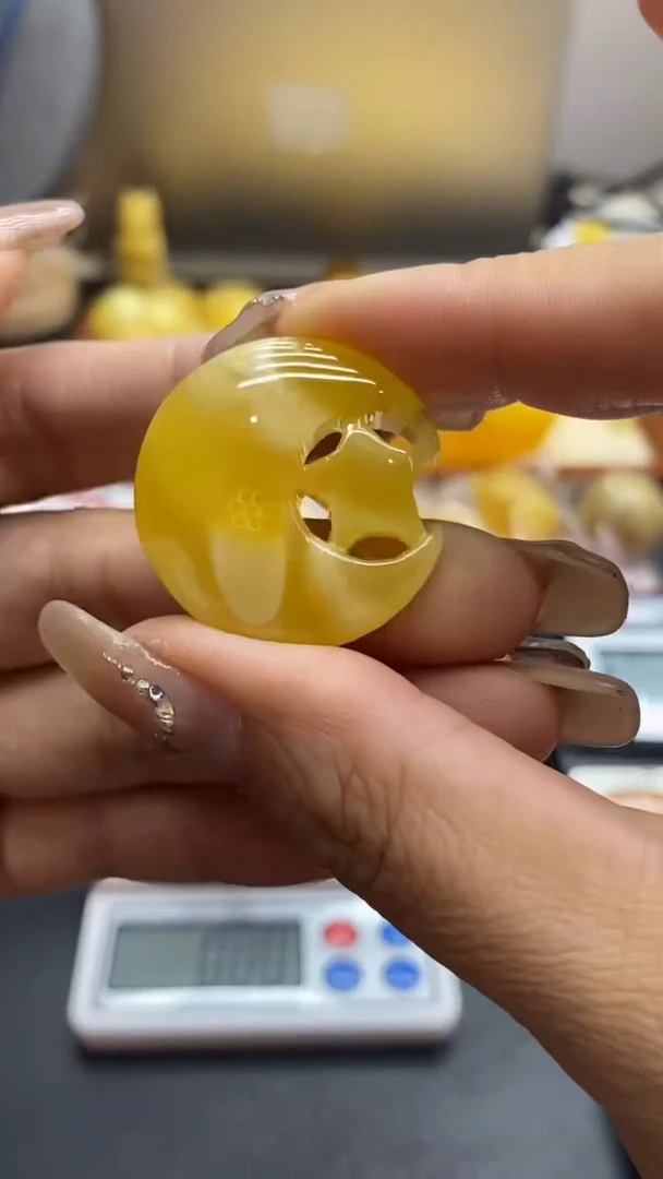 琥珀未镶嵌珠宝奇石828