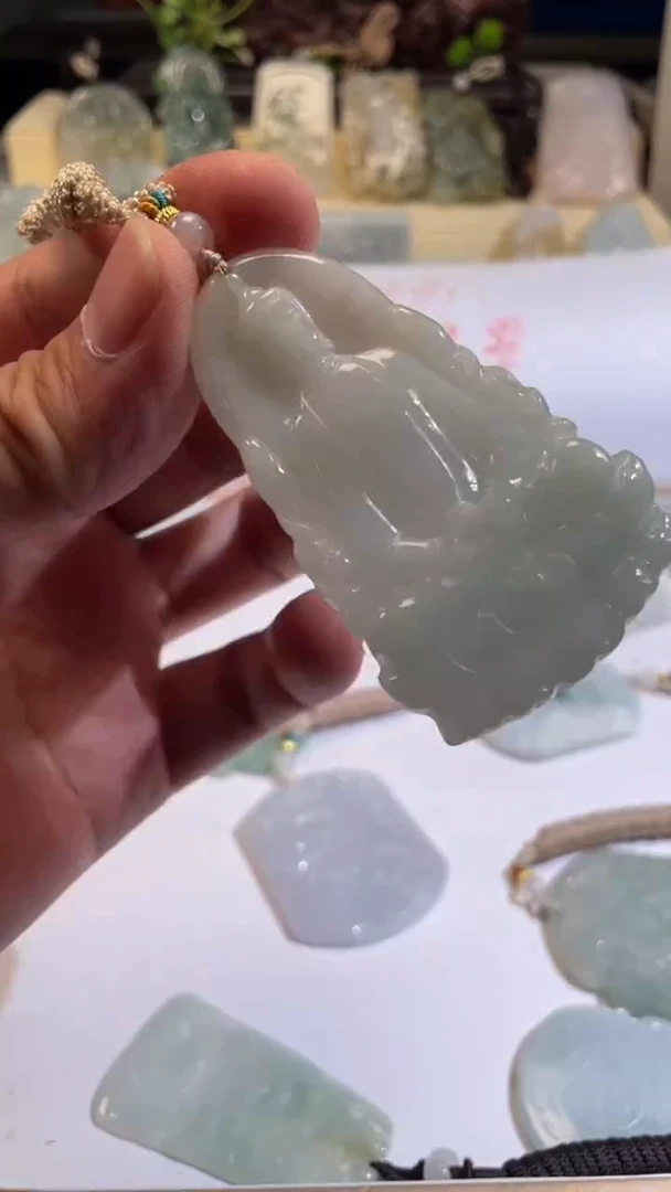 翡翠未镶嵌颈饰8/17/132
