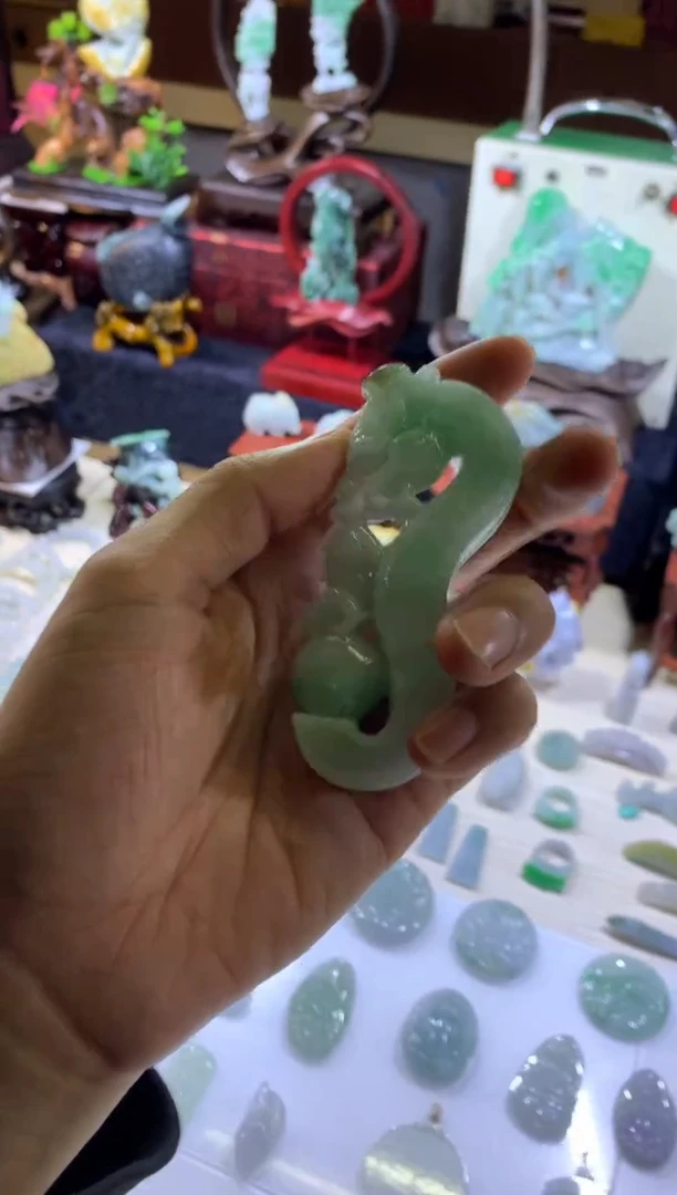 未镶嵌挂件翡翠你****干翡翠摆件