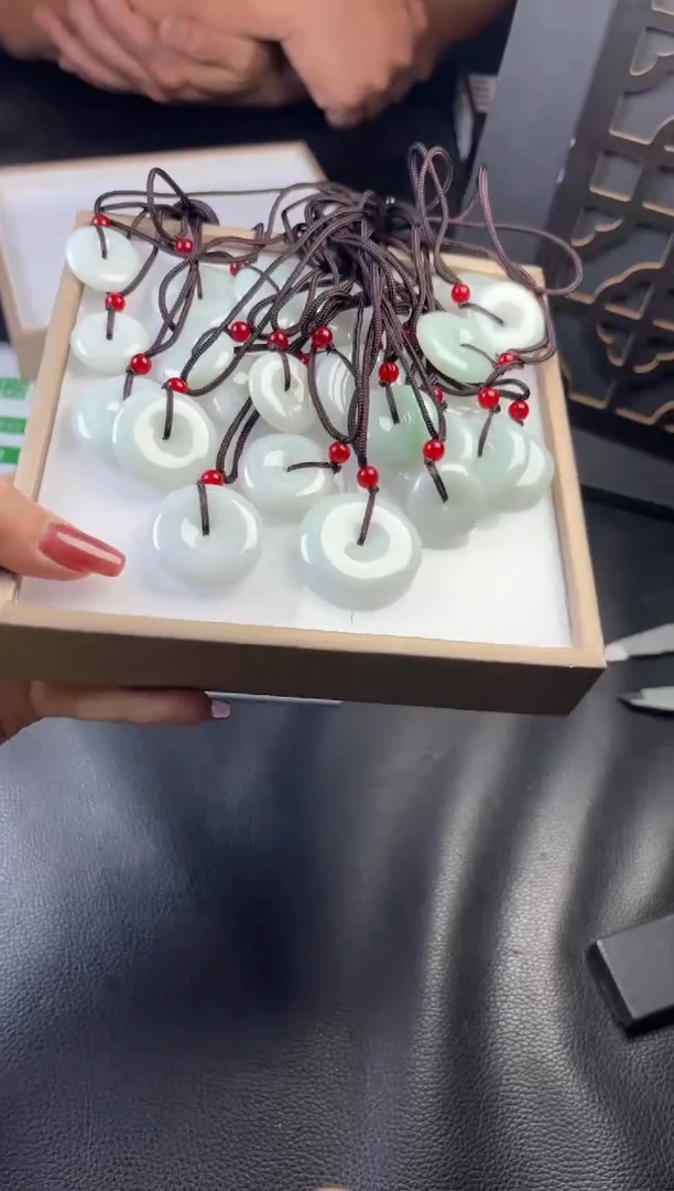 未镶嵌挂件翡翠多样性发一件R703177