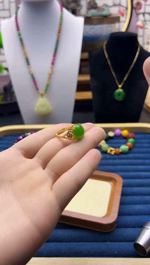 【闪购商品】和田玉戒指14K金镶嵌J04