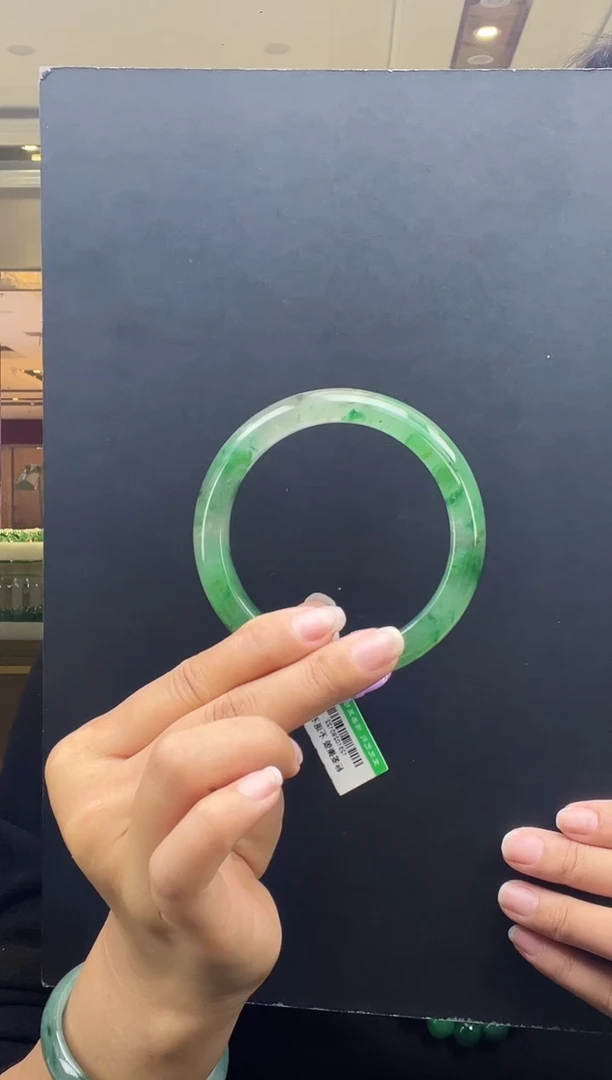 未镶嵌手镯石英质玉47