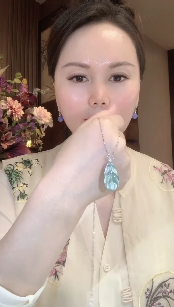 吊坠(不含链)18K金镶嵌翡翠D42