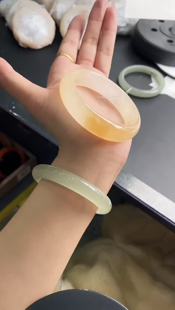 未镶嵌手镯石英质玉j69-HHB54+