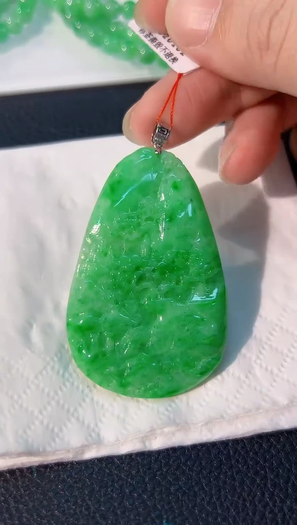 颈饰18K金镶嵌翡翠 缅料A货/支持复检/一件