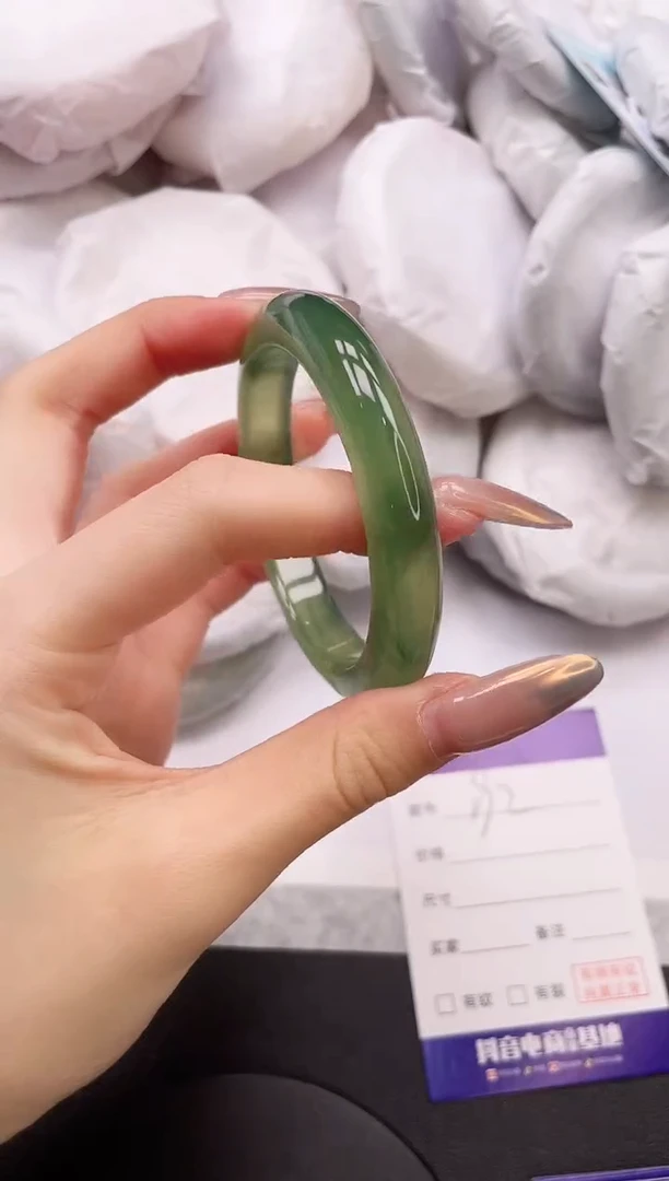 【闪购商品】石英质玉手镯未镶嵌2K192-54