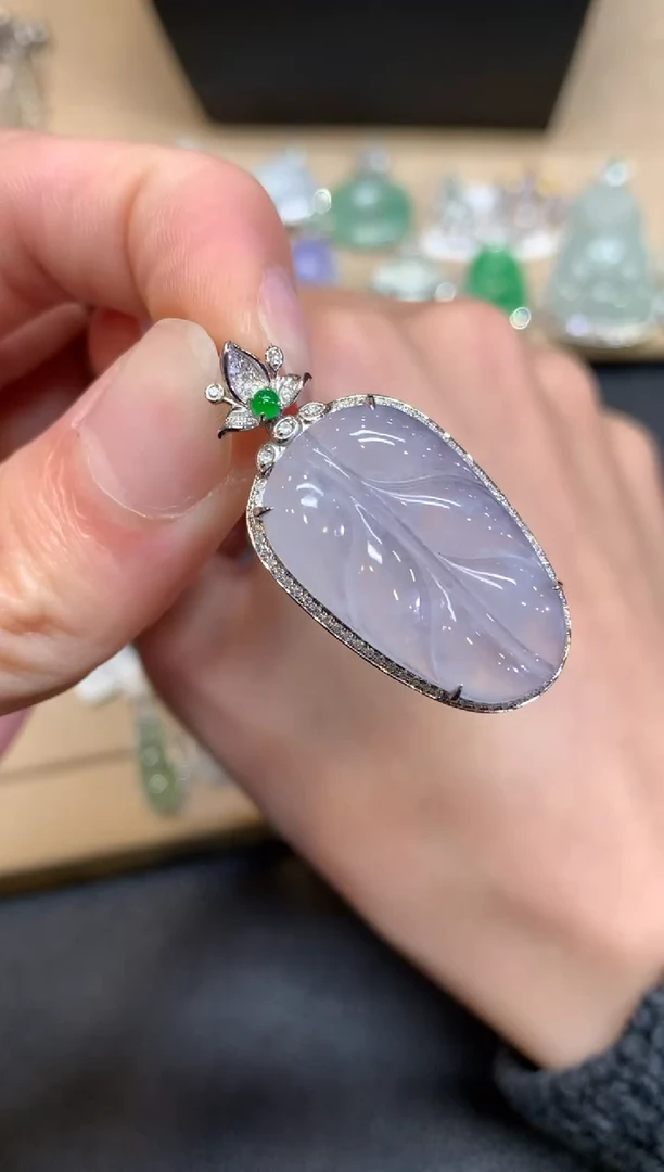 【闪购商品】翡翠颈饰18K金镶嵌叶子【无服务费】