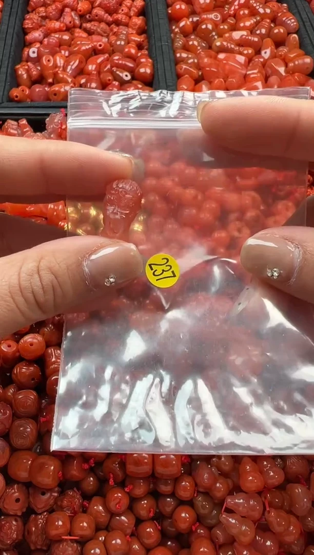 【闪购商品】南红玛瑙颈饰未镶嵌1