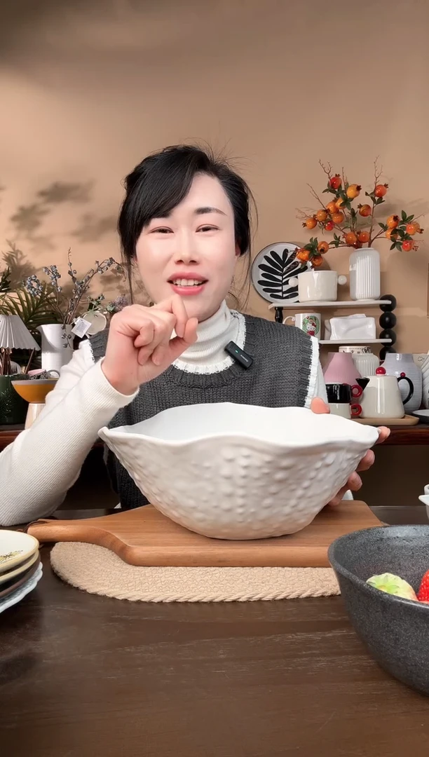 【闪购商品】瓷片11英寸异形浮雕碗微瑕