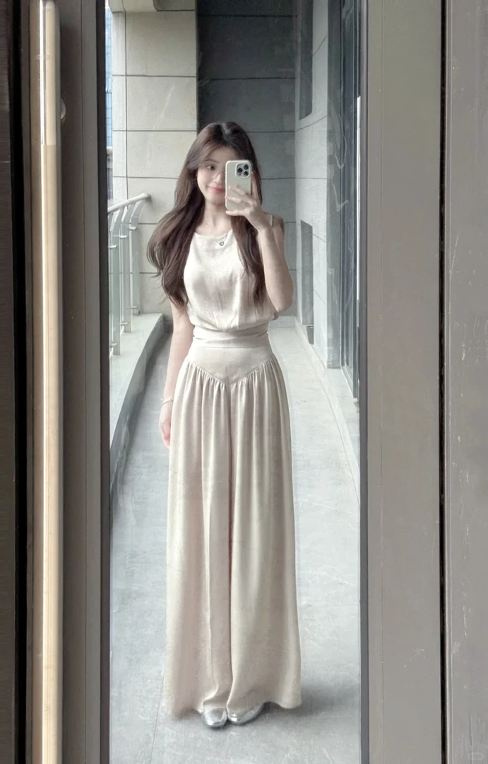 2025夏季新款茶系穿搭一整套无袖背心上衣阔腿裤盐系轻熟两件套装