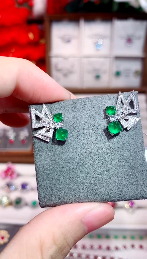 18K金镶嵌耳饰祖母绿1.39ct/天然宝石/七天无理由