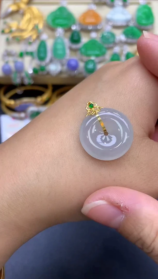 颈饰18K金镶嵌翡翠8-中国好珍宝