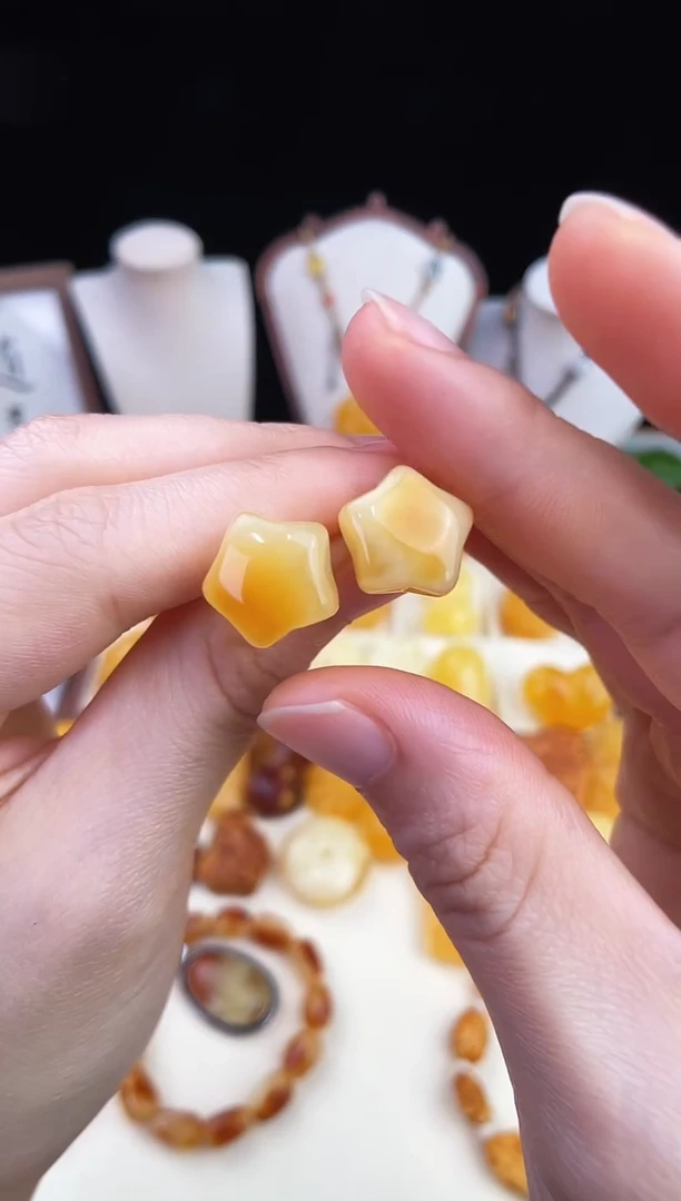 琥珀未镶嵌珠宝奇石柒月