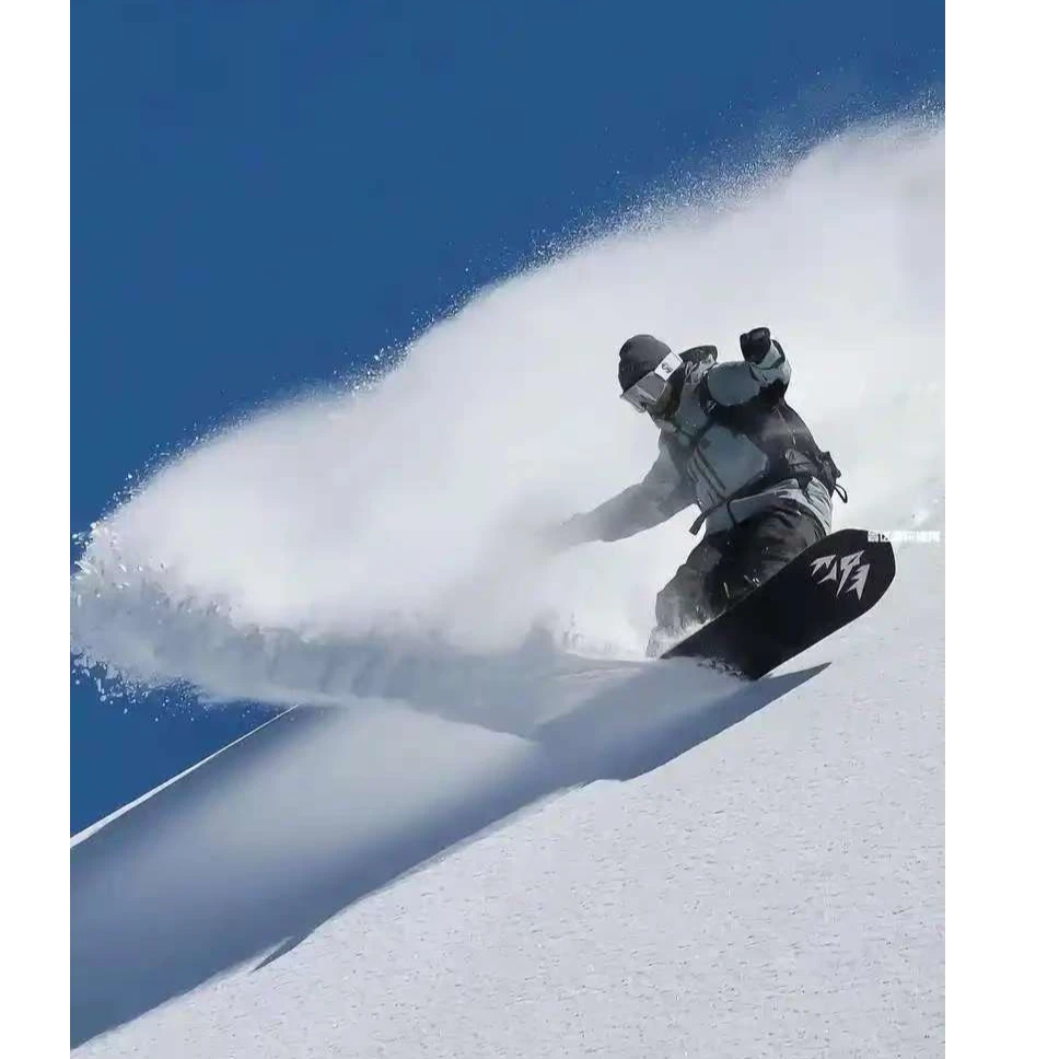 HELLY HSN/1户外冲锋滑雪连帽情侣保暖男女外套