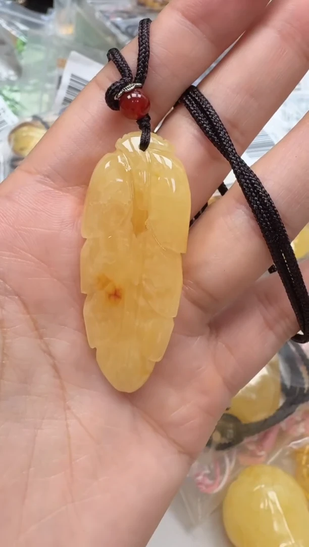 裸石琥珀未镶嵌如图