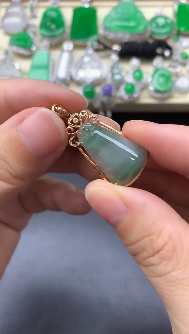 颈饰18K金镶嵌翡翠269-中国好珍宝