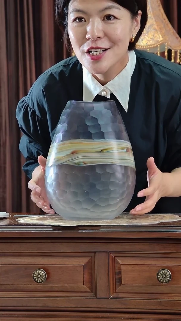 琉璃手工艺品摹刻