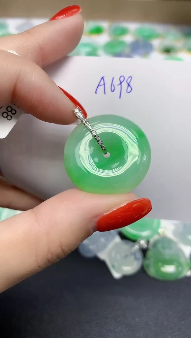 颈饰18K金镶嵌翡翠天然缅甸翡翠A货翡翠百元以上9元证书费自理