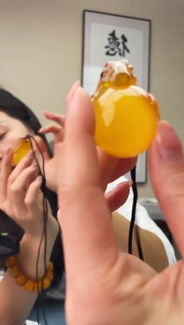 琥珀未镶嵌珠宝奇石T0微瑕假一罚十，多样性发一件