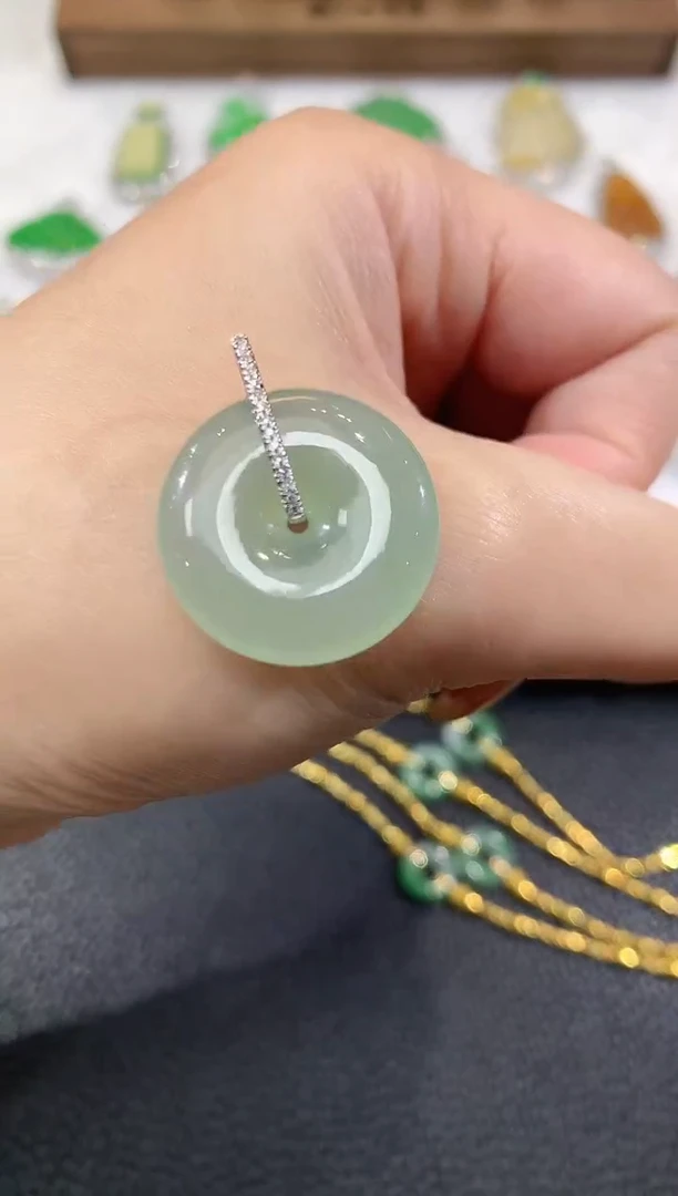 吊坠(不含链)18K金镶嵌翡翠A10