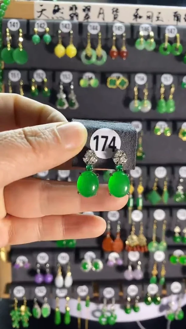 【闪购商品】翡翠耳饰银S925镶嵌174....