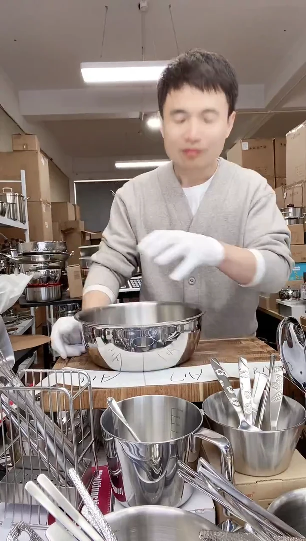 A15 微瑕23cm和面盆（使用）