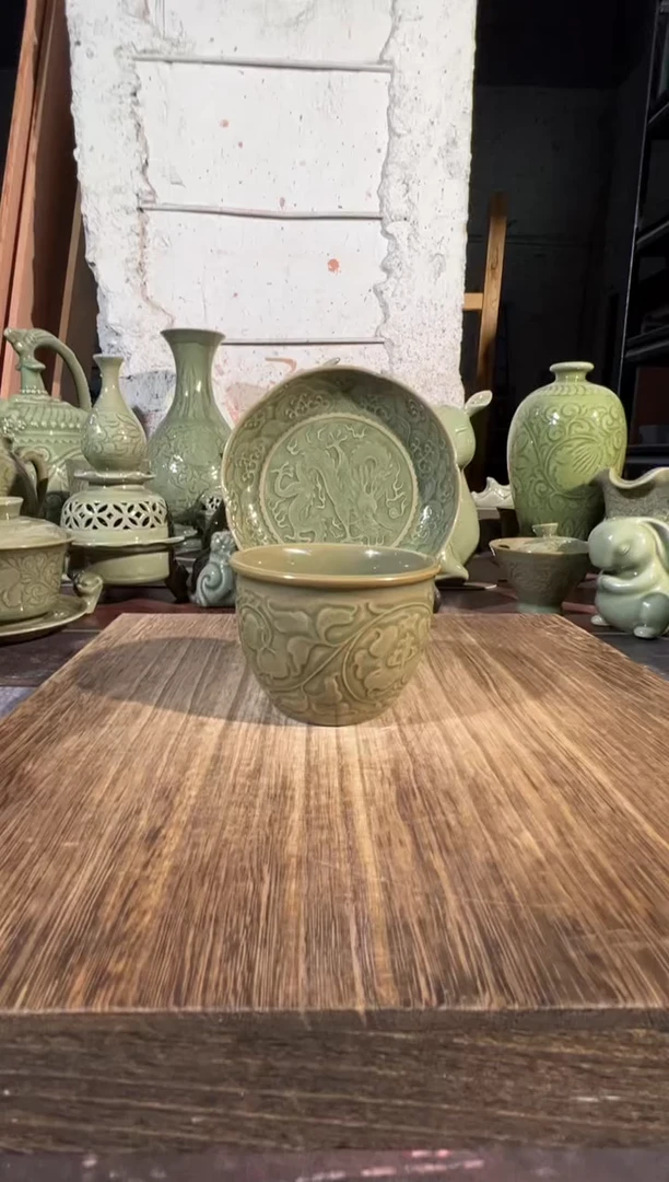 微瑕耀州窑牡丹杯