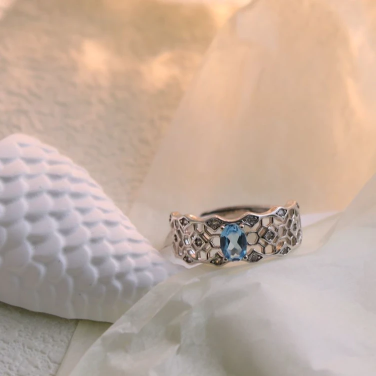 S925天然彩宝托帕石落空设计感戒指