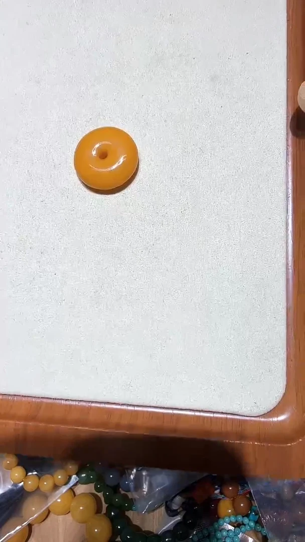 琥珀颈饰未镶嵌精品平安扣