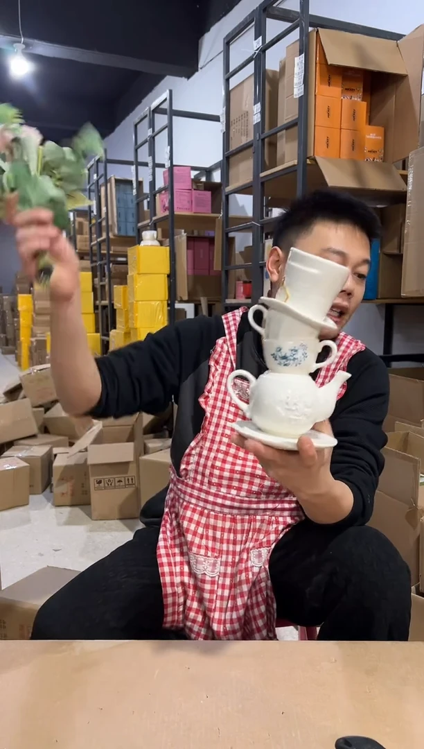 【闪购商品】杯爱丽丝叠叠花瓶 陶瓷