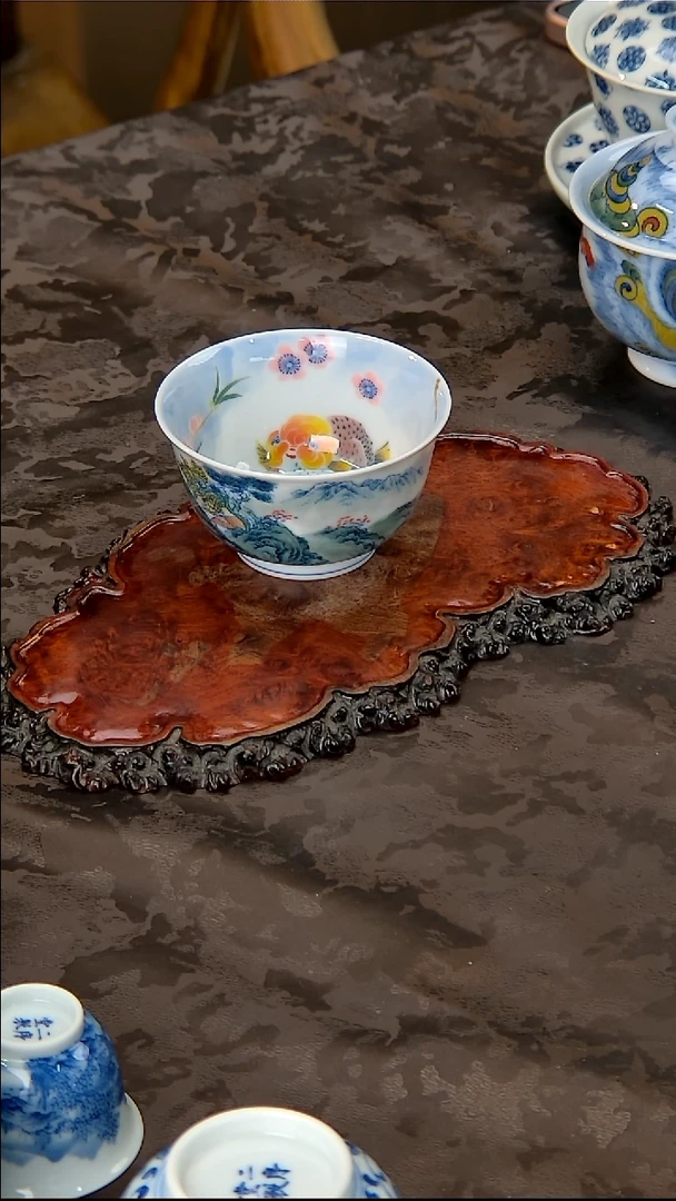 青绿手绘山水主人杯