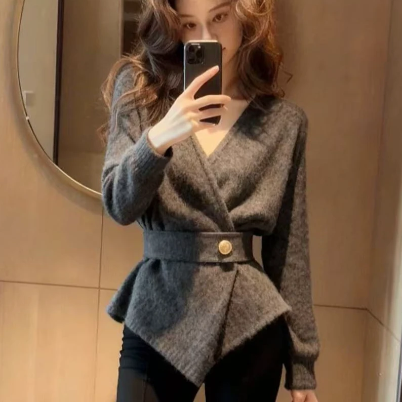 秋冬灰色针织衫独特超好看气质名媛收腰小香风轻熟小众不撞款毛衣