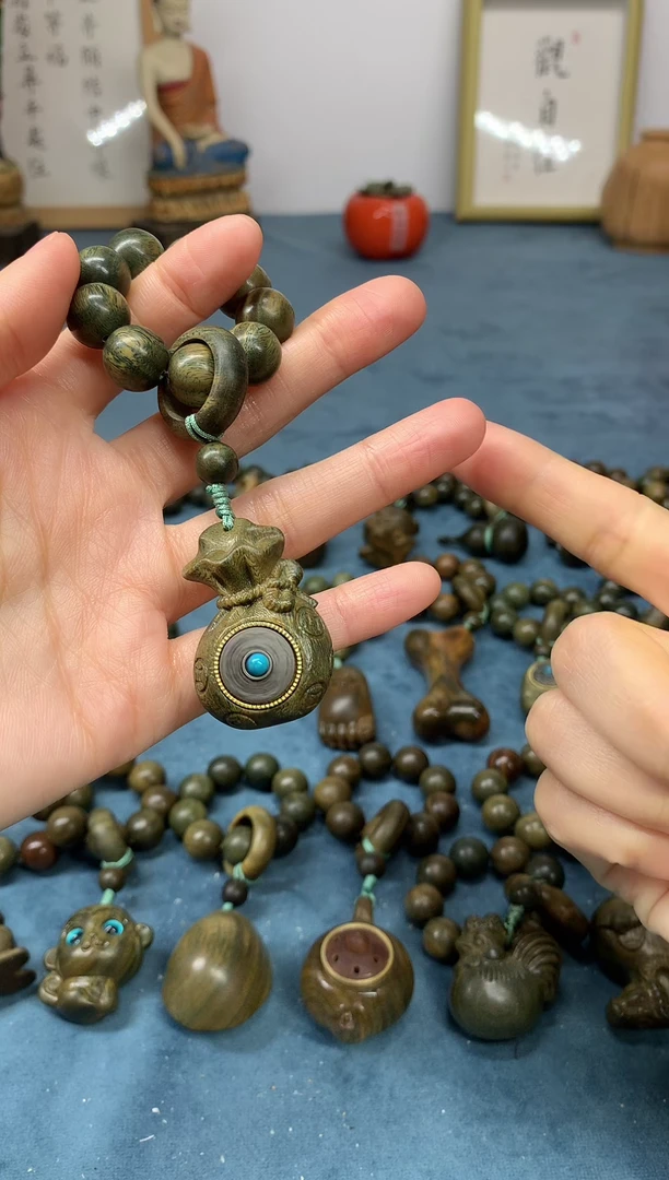 【闪购商品】维腊木（绿檀）把件赚钱袋 盘玩件