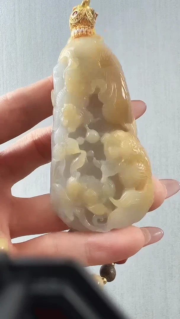 颈饰未镶嵌翡翠荷花鱼