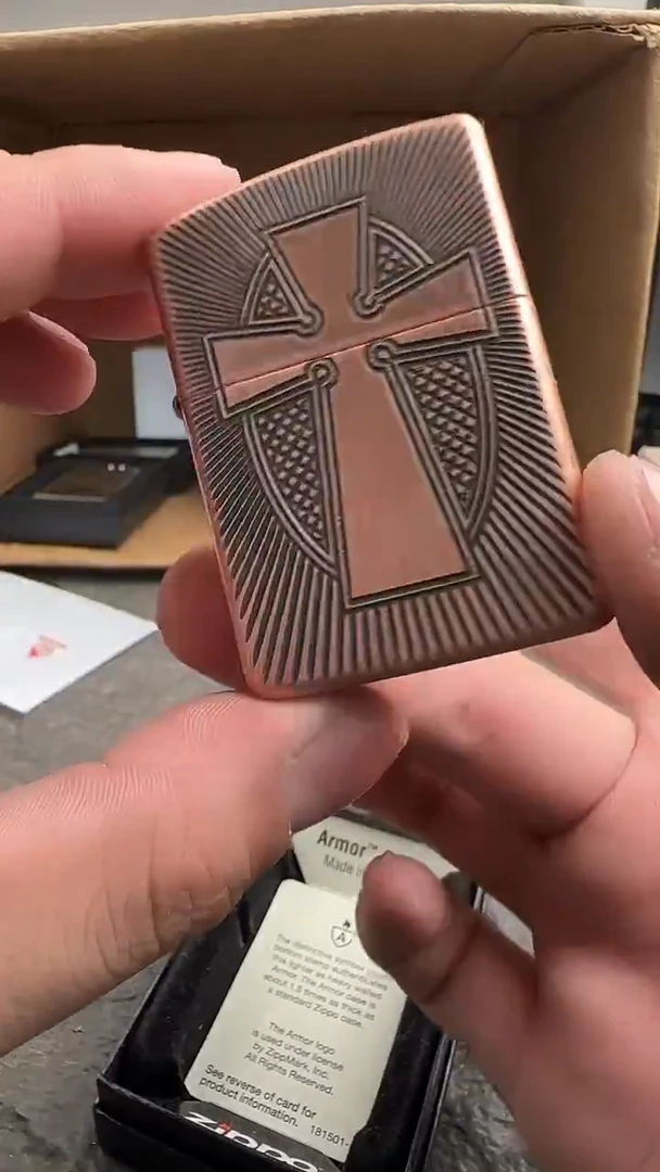 铜zippo打火机狮子