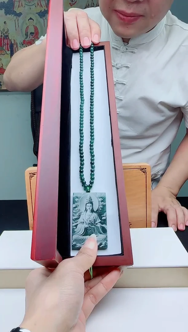 颈饰未镶嵌翡翠多样性发其一